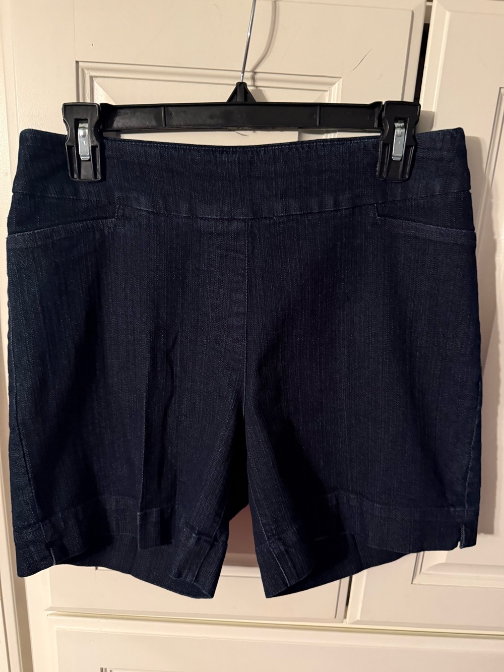 Slim-Sation stretchy denim shorts size small